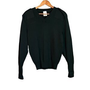 Logistik dark green 100% wool v neck sweater